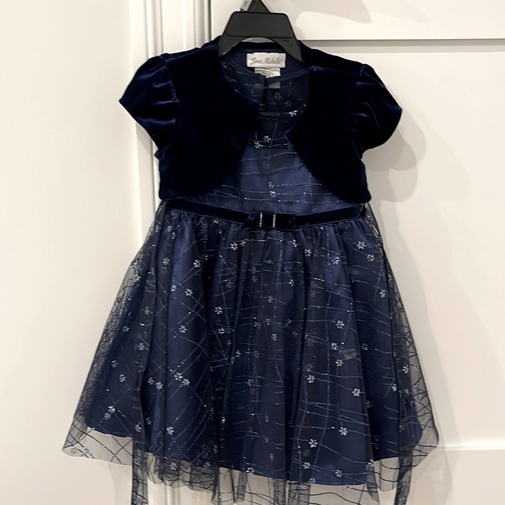 Gorgeous navy wintery gown for a beautiful toddler girl in size 3t